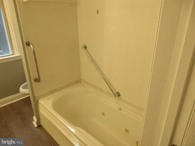 2805 Oakley Ave — Photo 10