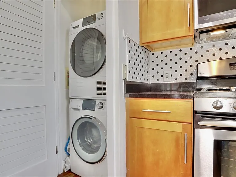 389 Washington St #20A — Photo 6