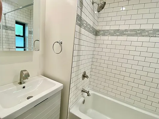 Rented by Highline Residential | media 22