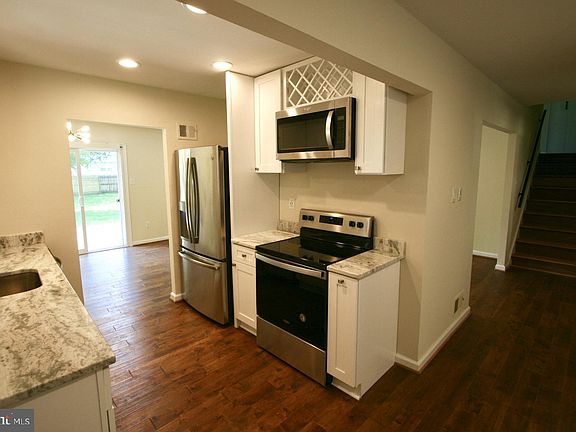 3rd image of 7508 Newburg Dr