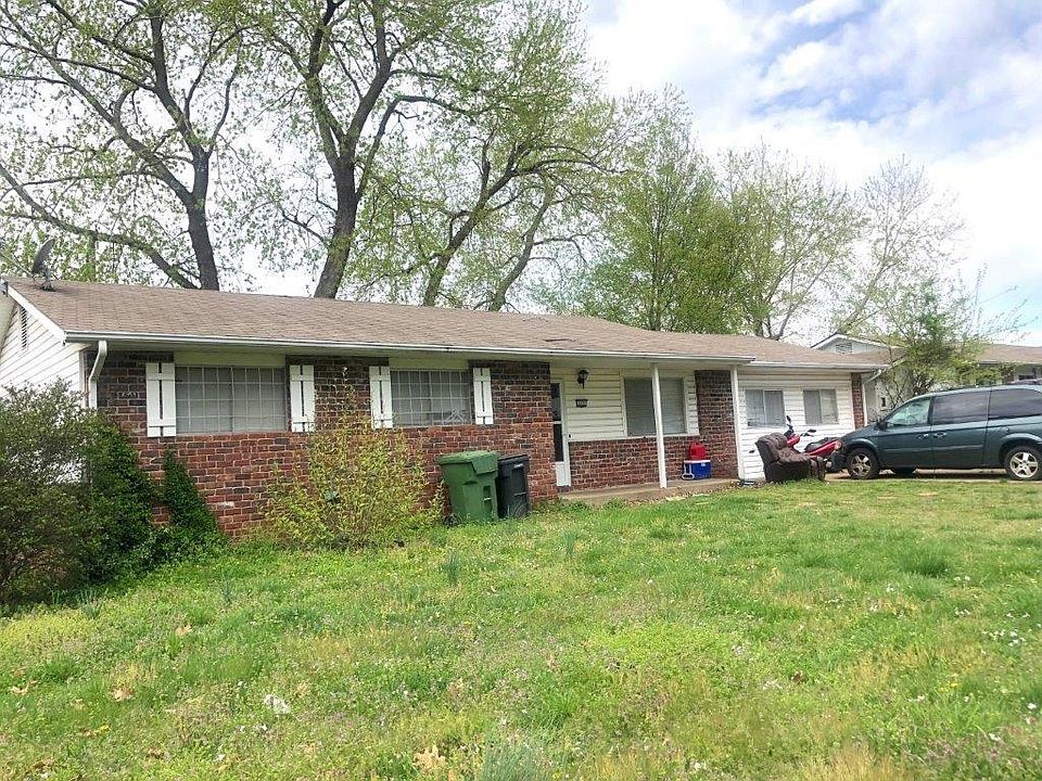 2nd image of 810 N 15th St