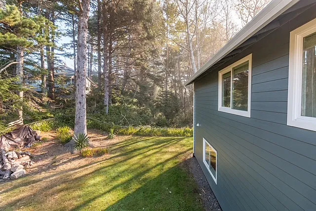 2346 NW Keel Ave — Photo 10
