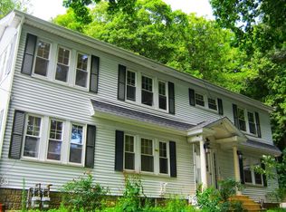 10 Walnut Ct, Leominster, MA 01453