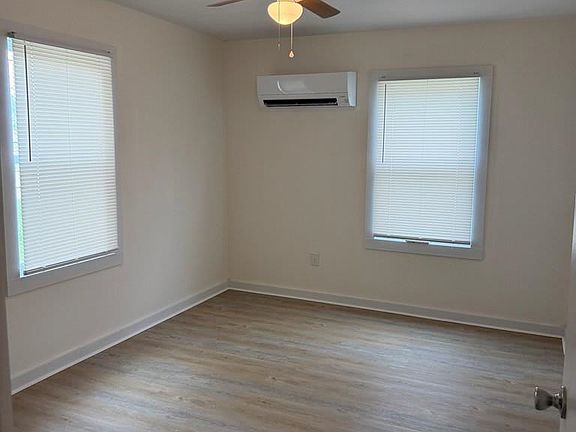 4th image of 647 Williams St