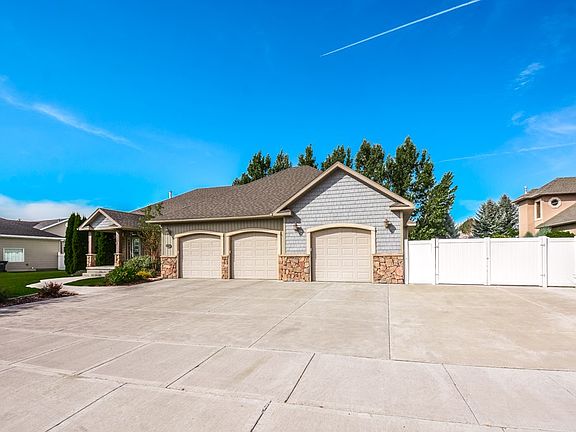 3rd image of 126 Tollgate Pl