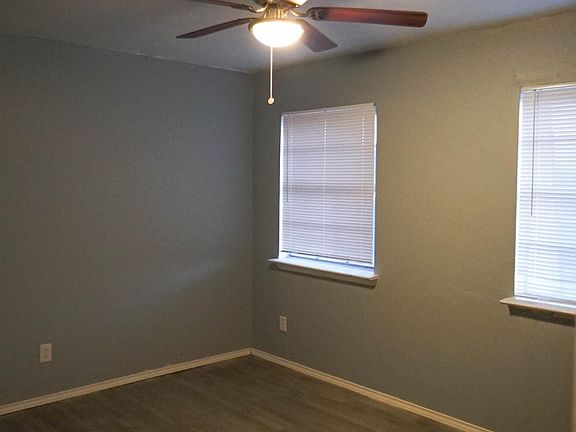 4th image of 2410 Hollandale Cir APT B