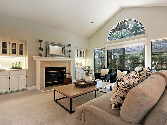 2nd image of 6 Carey Ct