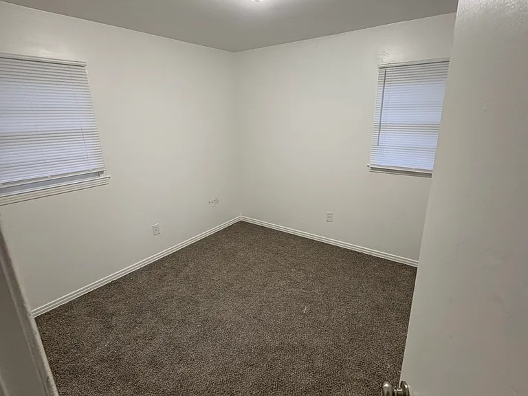 6804 Stinson Ct — Photo 7