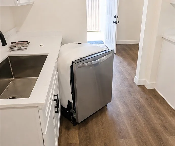 11151 Duncan Ave — Photo 3