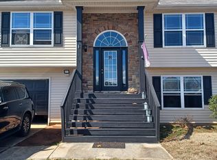 21 Lighthouse Dr, Winder, GA 30680