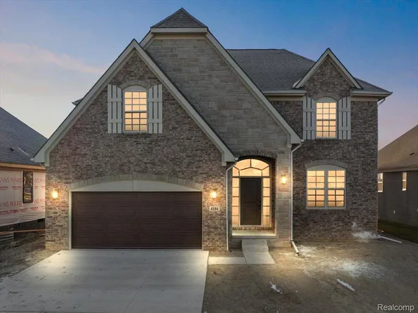 4160 Spring Meadows Dr, Sterling Heights, MI 48314
