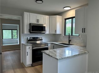 496 Heritage Vlg #E, Southbury, CT