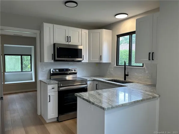 496 Heritage Village #E, Southbury, CT 06488