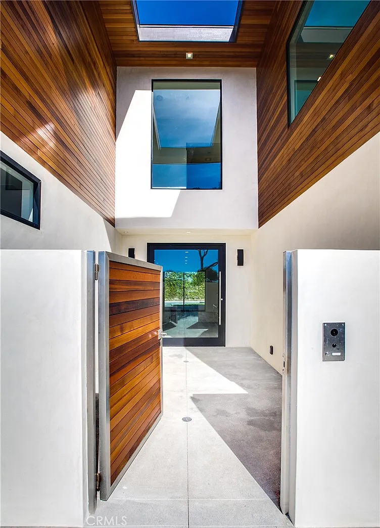 Building Photo - 324 Saint Andrews Rd