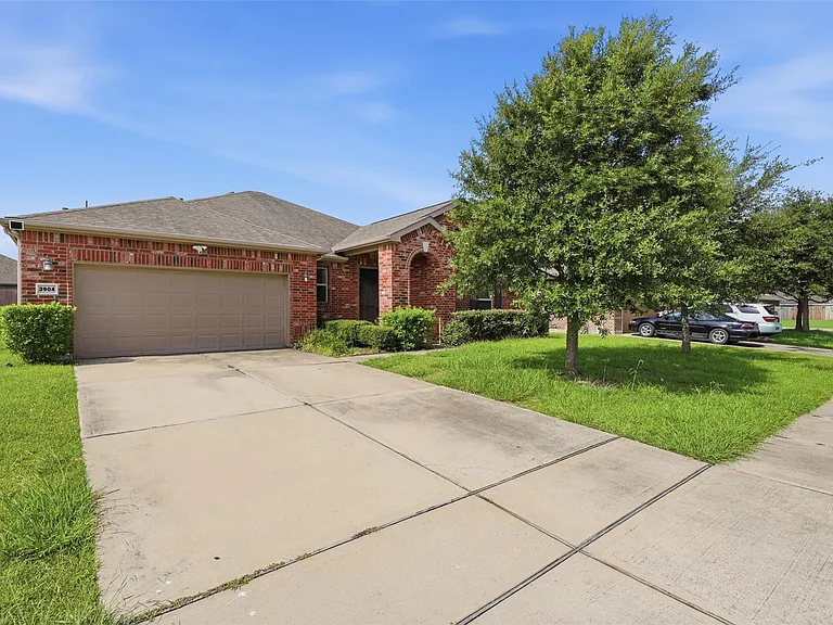 3904 Waterworth Way — Photo 1