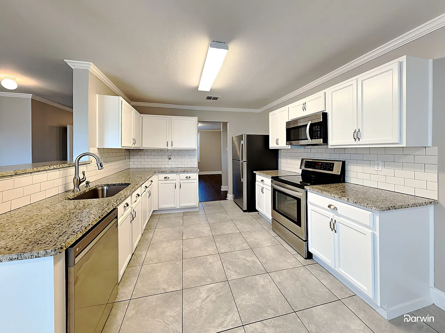 5 bed, 2.5 bath, 2975 sqft, $2,250 — Photo 2