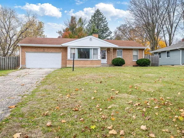 1564 S Demeter Dr, Freeport, IL 61032