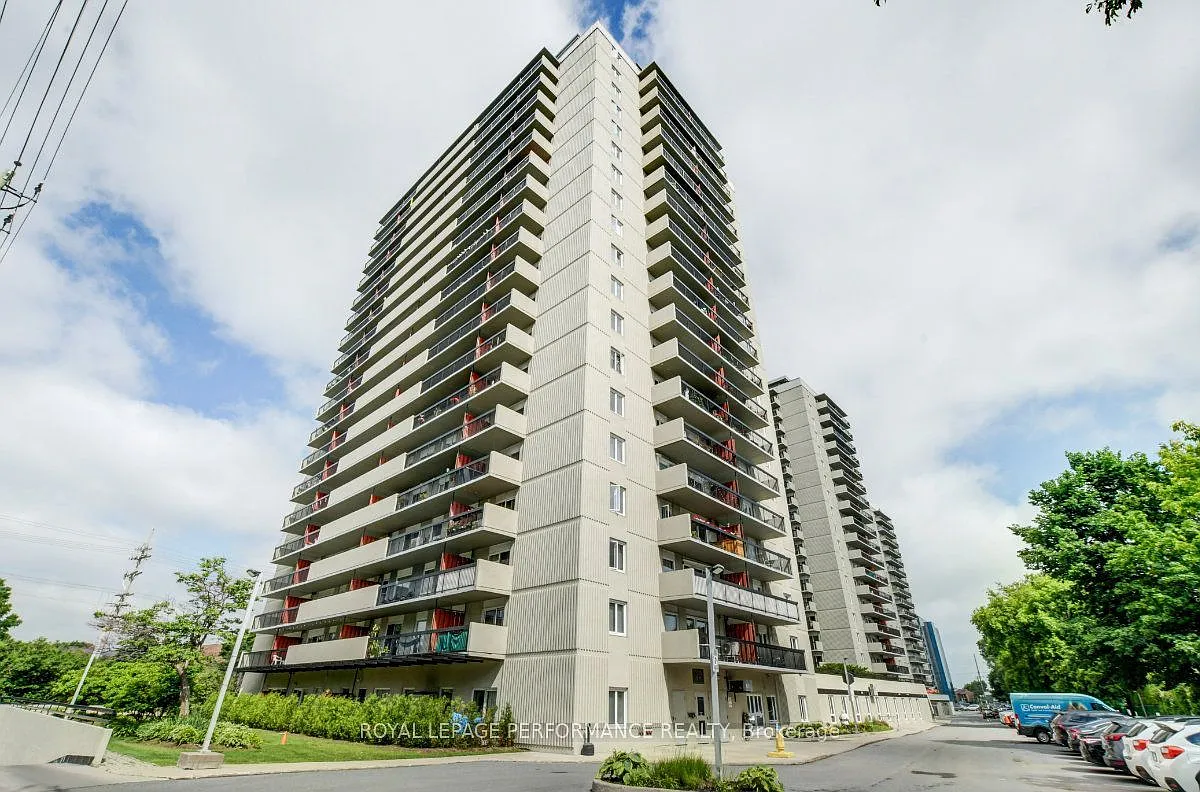 3 bed, $2,400 — Photo 1
