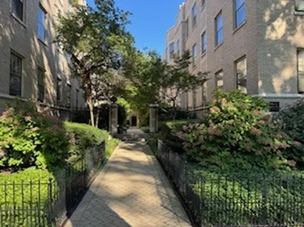 809 Judson Ave APT 2E, Evanston, IL 60202