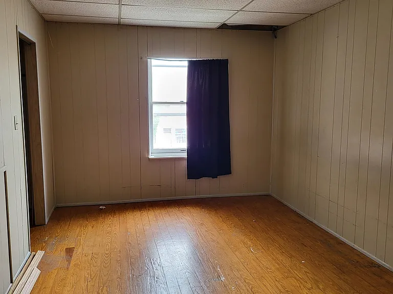 102-108 N Main St — Photo 7