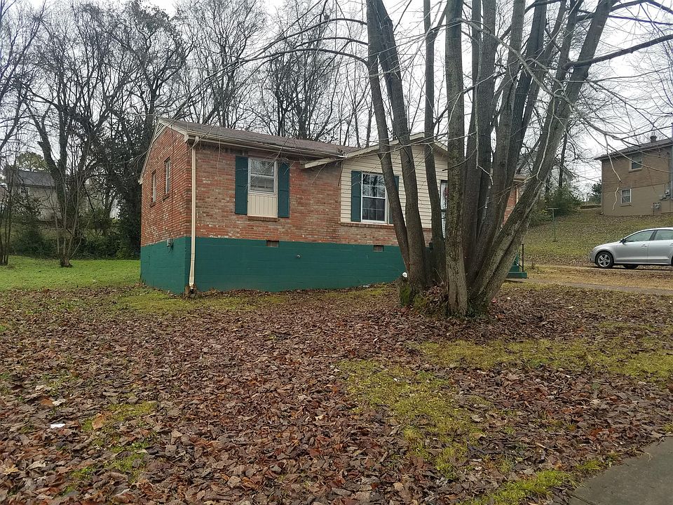 2nd image of 711 Forest St