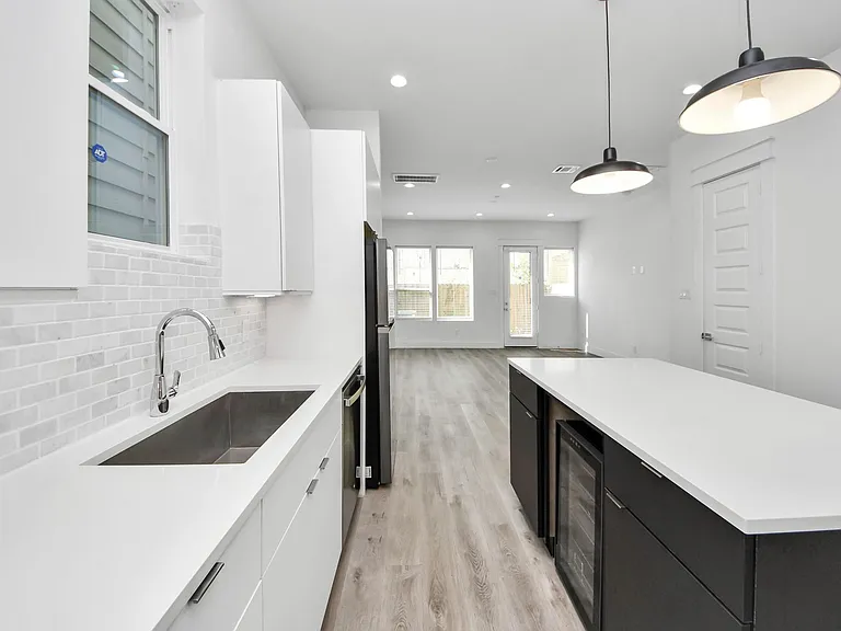 5402 Margarita St — Photo 11