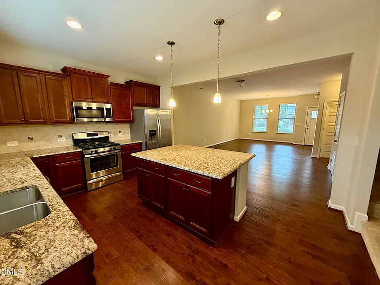 1008 Midtowne Way — Photo 4