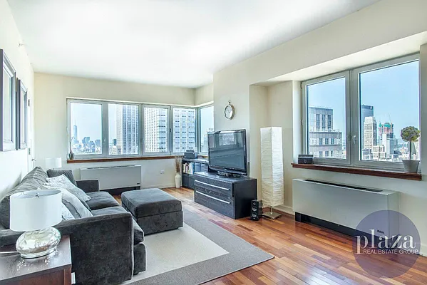 Rented by Plaza Real Estate Group | media 18