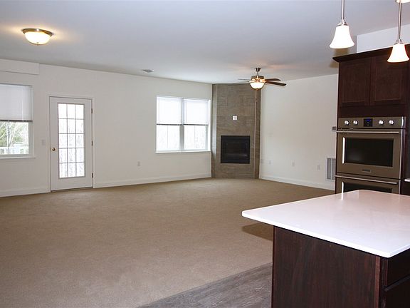 3rd image of 3 Kilburn Ct APT 201