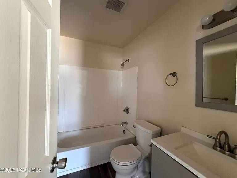 3200 N Victor Rd #3 — Photo 11