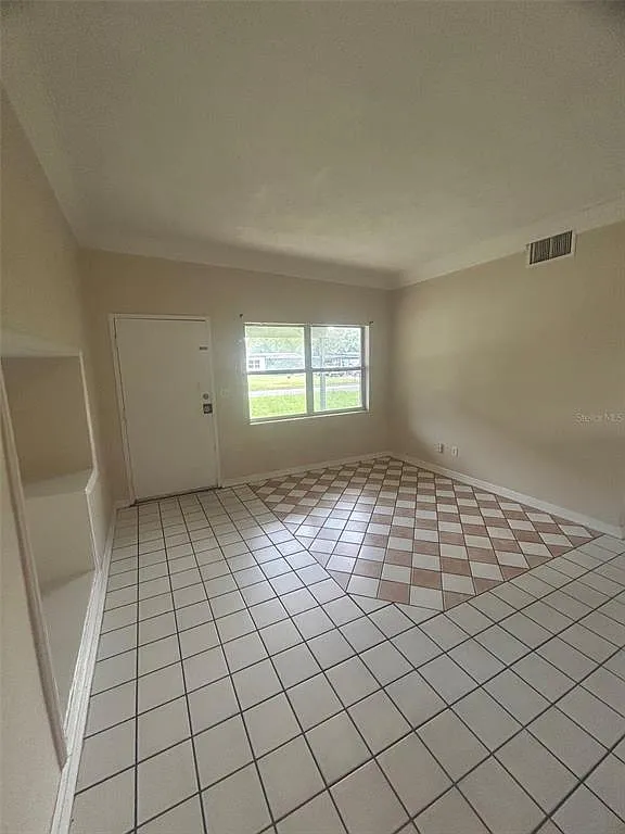 2 bed, 1.0 bath, 995 sqft, $1,495 — Photo 2