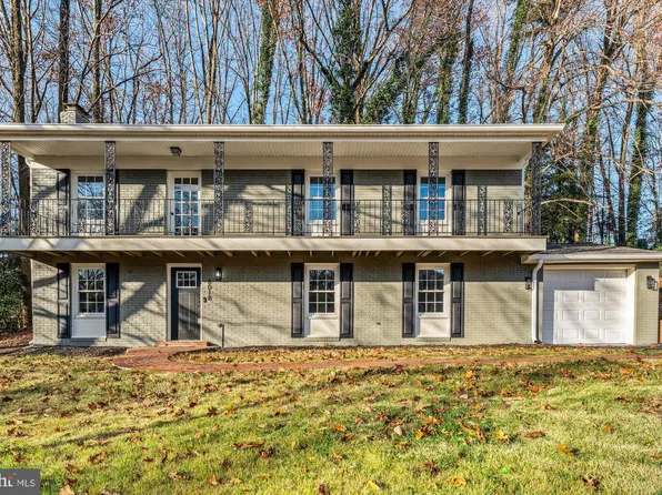 8018 Lake Pleasant Dr, Springfield, VA 22153