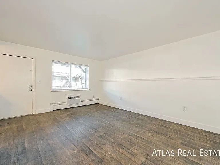 132 W Ida Ave — Photo 8