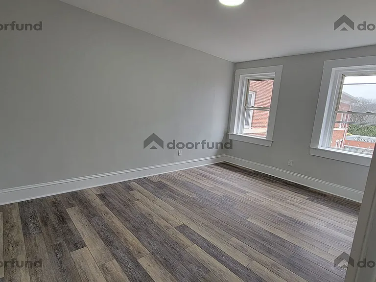 1004 Main St #3 — Photo 6