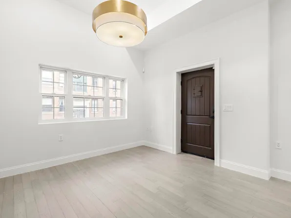 133 Clifton Place image 4 of 20