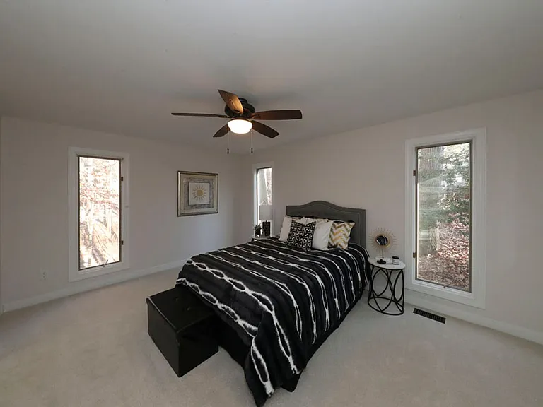 208 Fairfax Way — Photo 35