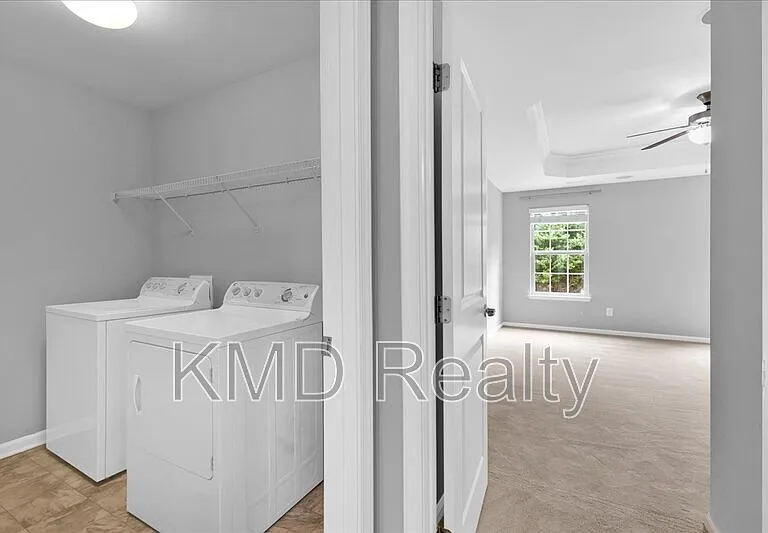 1935 Fleetwood Dr — Photo 21