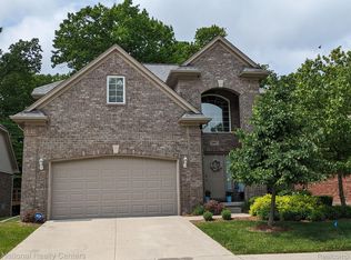 29917 Trailwood Dr, Warren, MI 48092