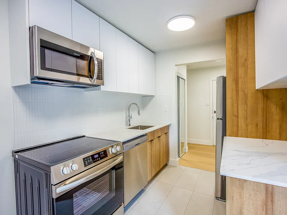 10207 115th St NW
