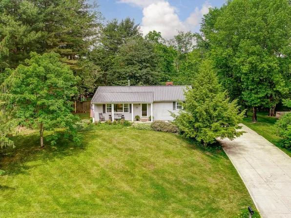 450 Knoll Dr, Granville, OH 43023