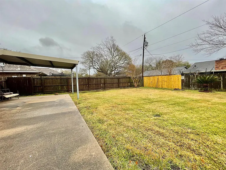 704 Manor Dr — Photo 26