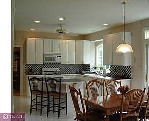 Wonderful Large Kitchen With Center Island