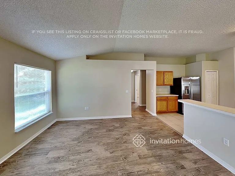 1395 Valhalla St — Photo 5