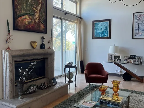 390 S Sepulveda Blvd APT 208, Los Angeles, CA 90049