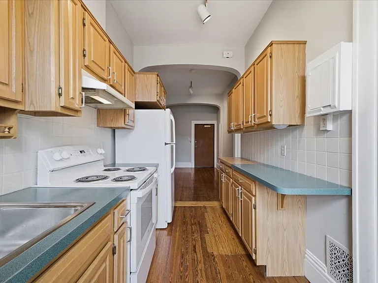 825 Delaware Ave — Photo 8