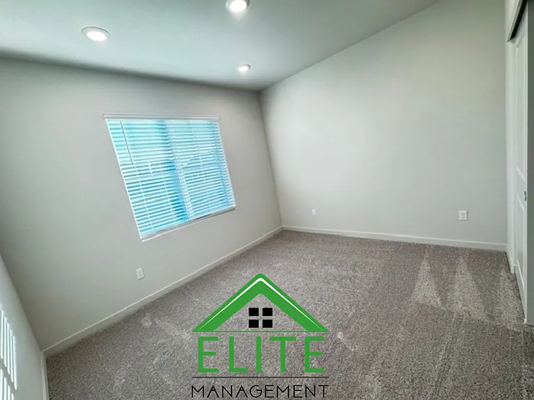 672 Diamond Valley Rd — Photo 12