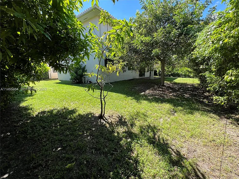 7427 SW 189th St — Photo 11
