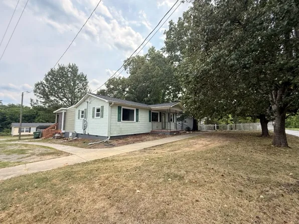 607 E Elm St, Graham, NC 27253