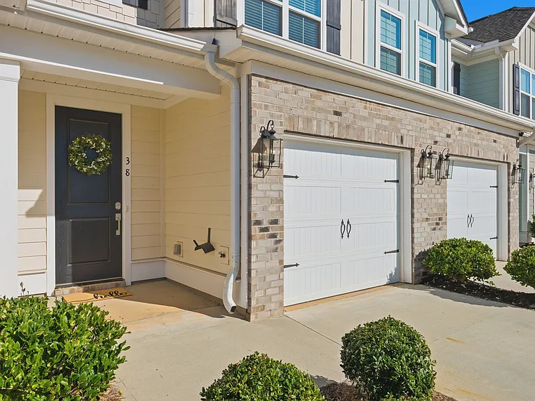 38 Red Horse Way — Photo 2