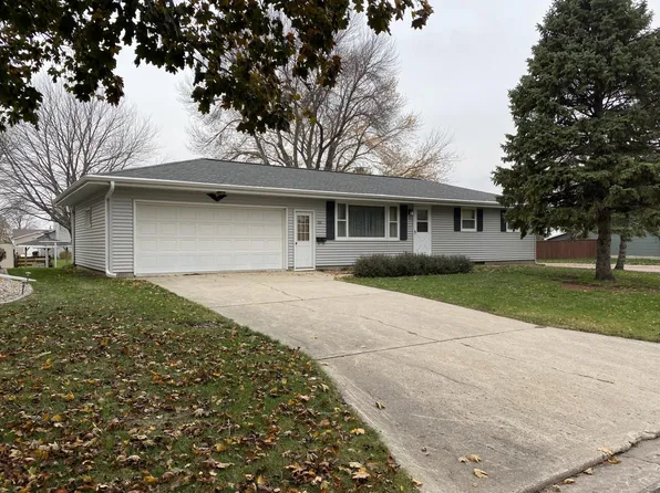 908 N Renville St, Winthrop, MN 55396